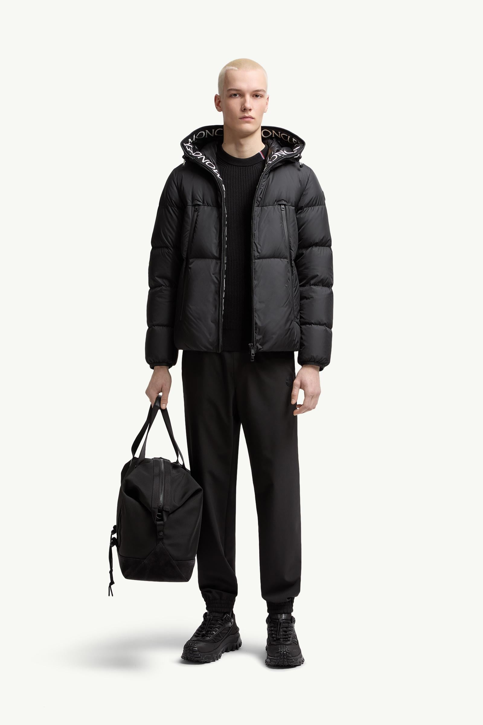 Montcla Hooded Short Down Jacket