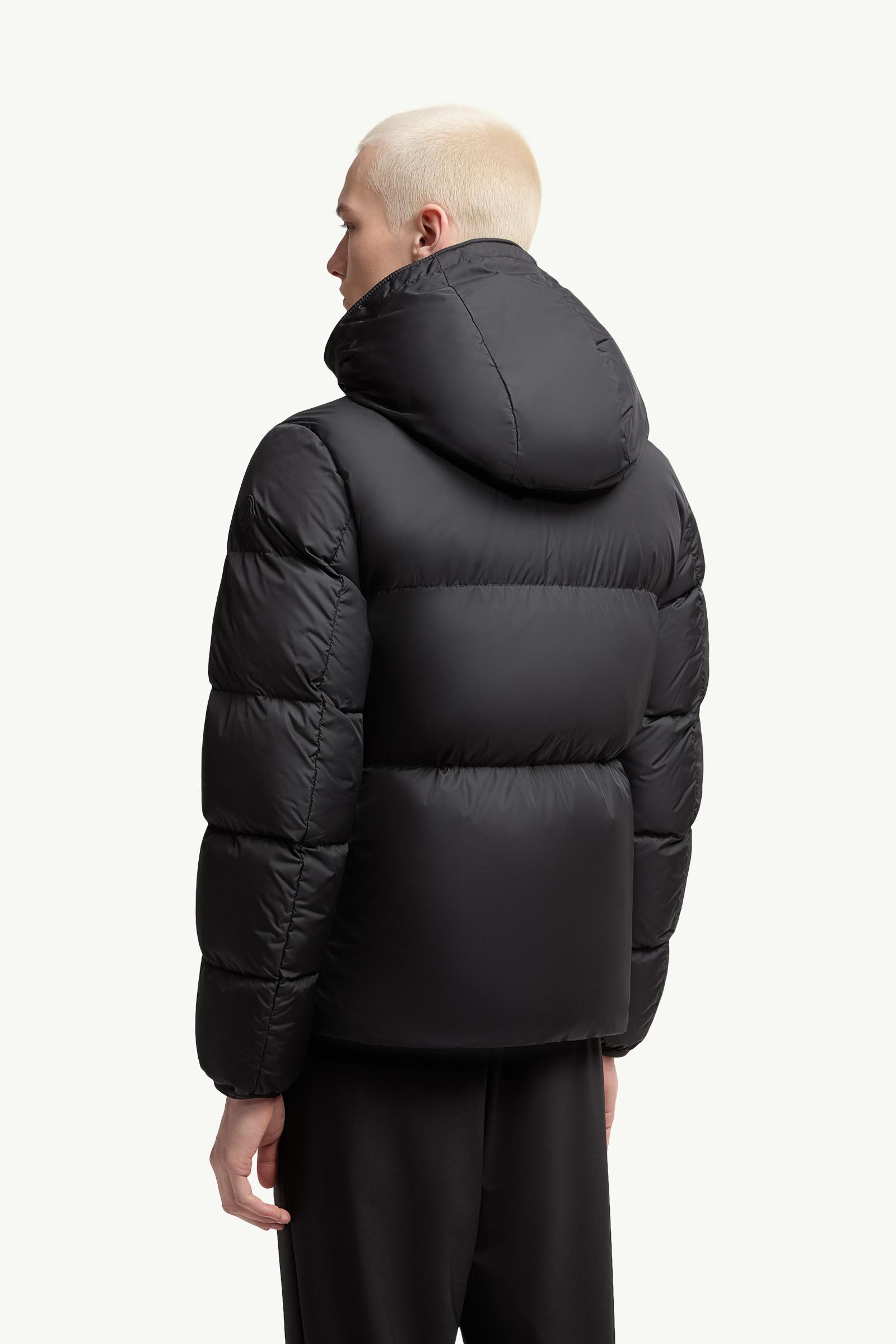 Montcla Hooded Short Down Jacket