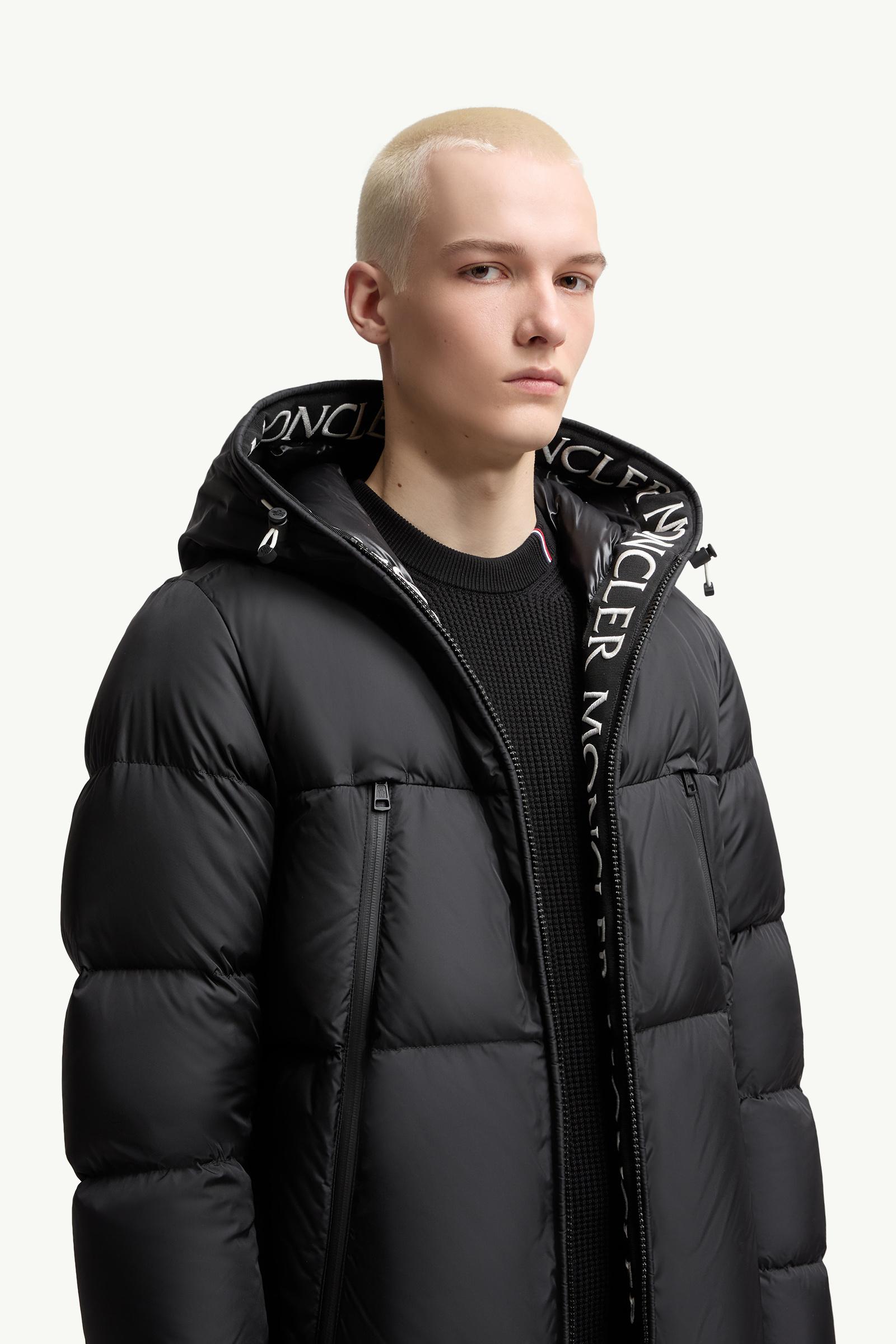 Montcla Hooded Short Down Jacket