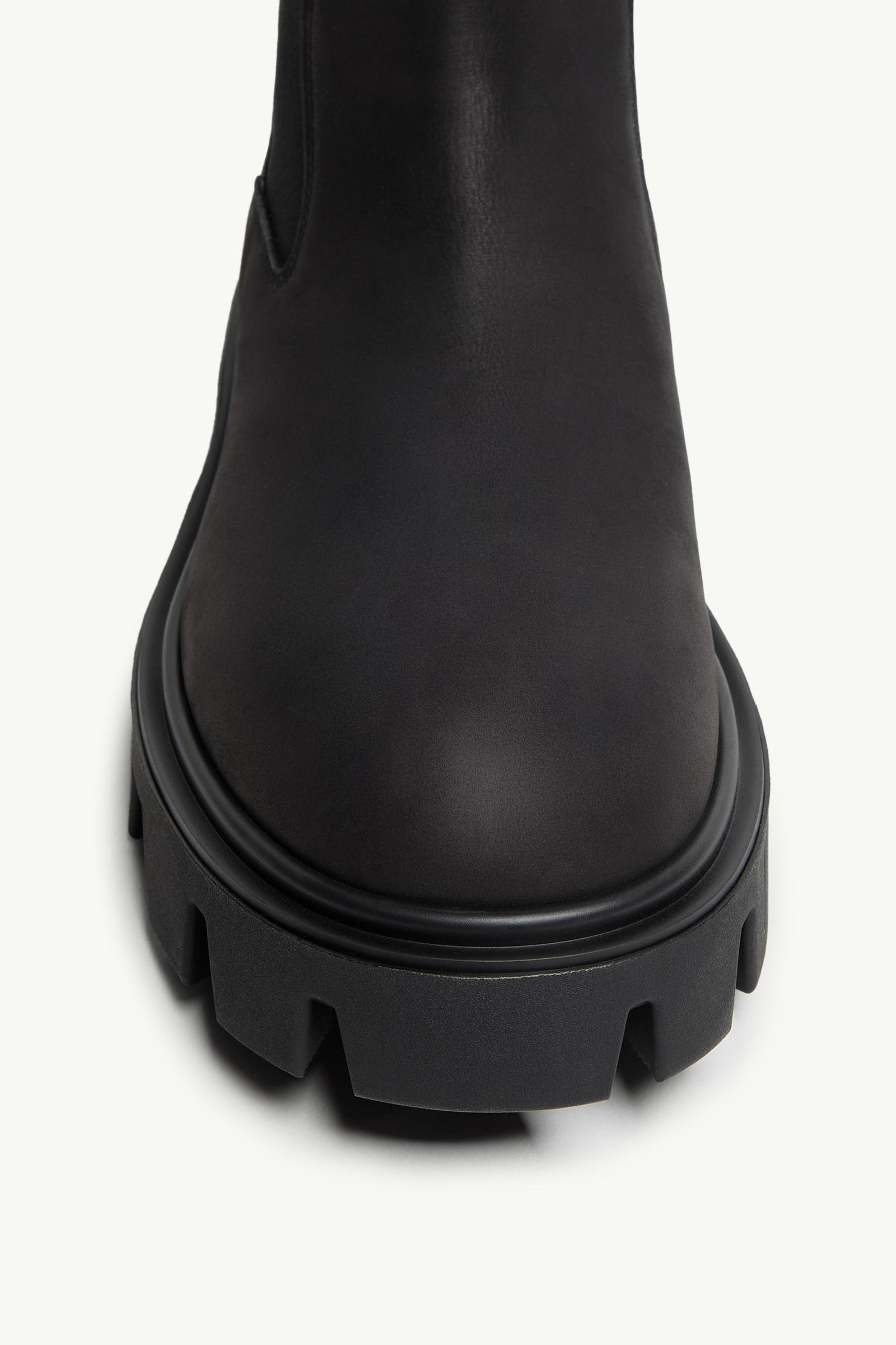 Peak City Nubuck Chelsea Boots